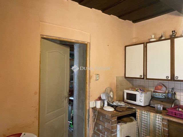 Eladó családi ház, Adonyban 31.5 M Ft, 2 szobás