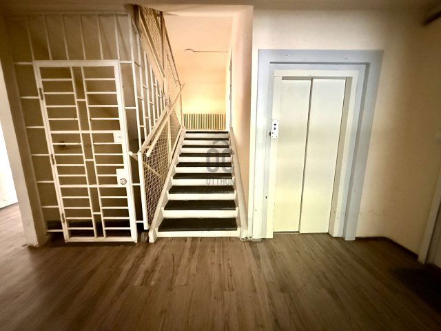 Eladó panellakás, Dunakeszin 95 M Ft, 3 szobás