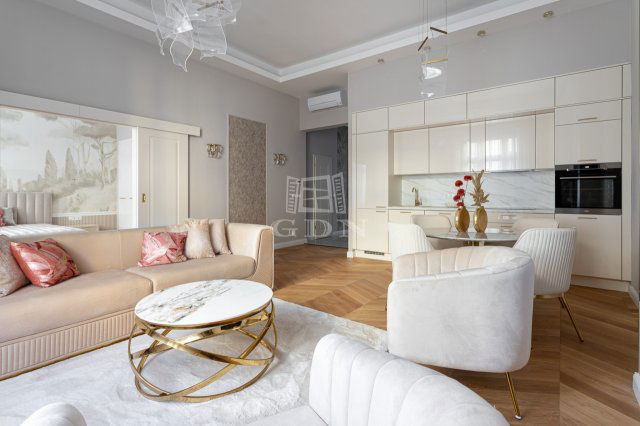 Eladó téglalakás, Budapesten, V. kerületben 249.9 M Ft, 3 szobás