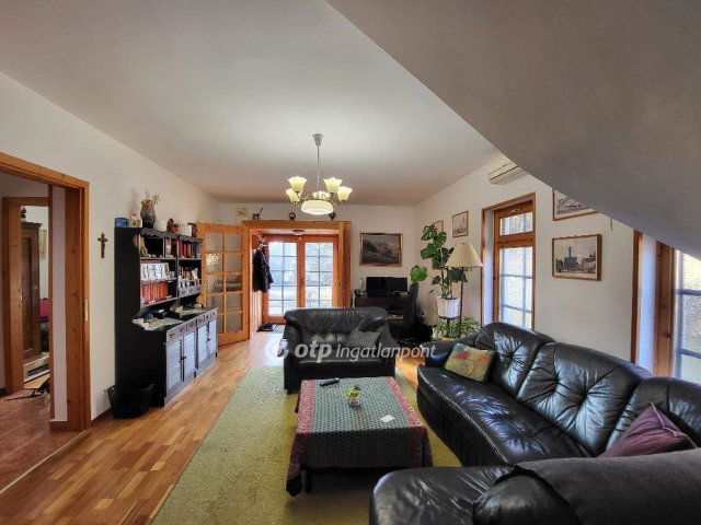 Eladó családi ház, Zamárdiban 185 M Ft, 4+1 szobás