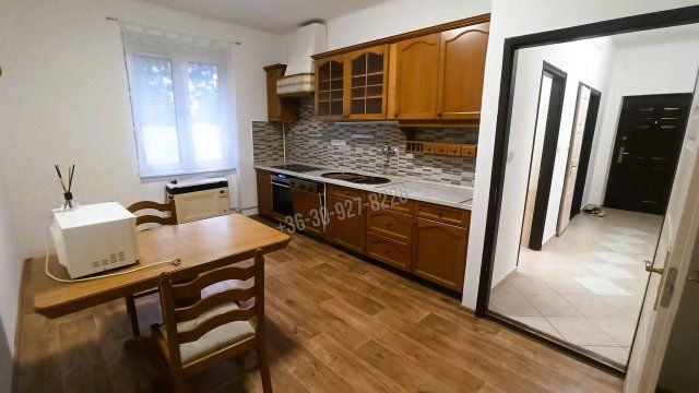 Kiadó téglalakás, albérlet, Győrött 220 E Ft / hó, 3 szobás