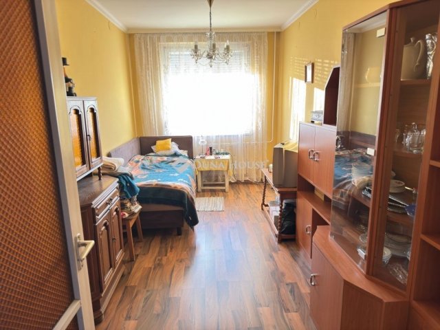 Eladó panellakás, Debrecenben 64.89 M Ft, 2 szobás