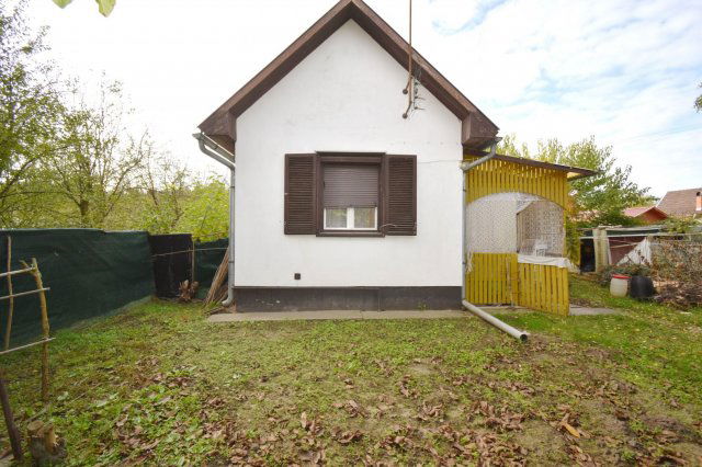 Eladó családi ház, Debrecenben 34 M Ft, 2 szobás