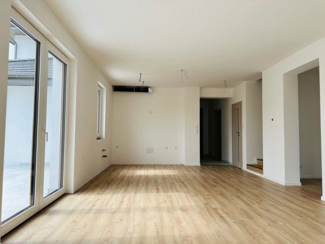 Eladó ikerház, Debrecenben 165 M Ft, 5 szobás