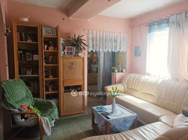 Eladó családi ház, Lesenceistvándon 18.9 M Ft, 2 szobás