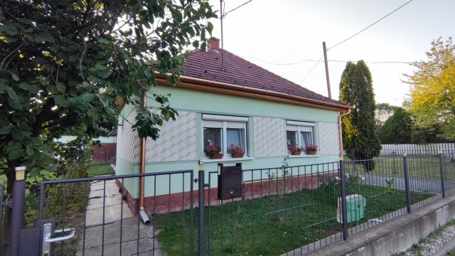 Eladó családi ház, Zalacsányon 72 M Ft, 3 szobás