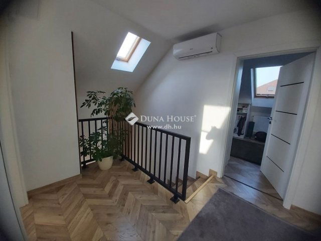 Eladó ikerház, Dunaharasztin 97 M Ft, 5 szobás