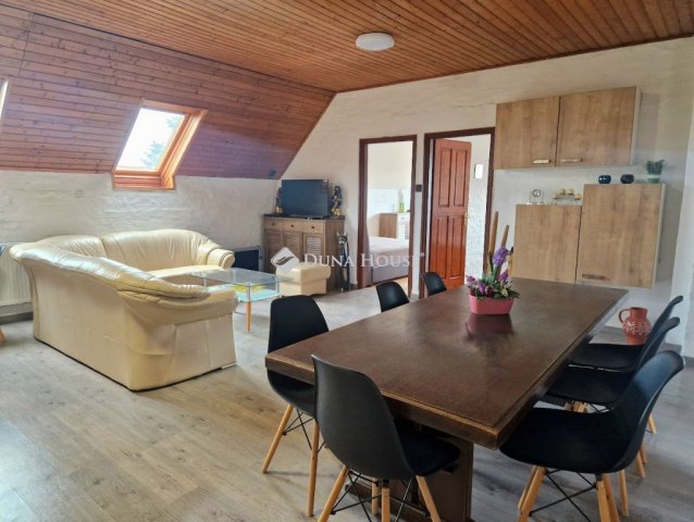 Eladó téglalakás, Gyenesdiáson 129 M Ft, 8 szobás