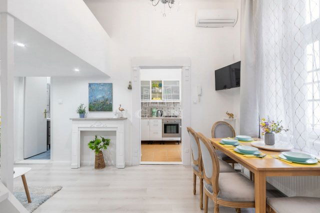 Eladó téglalakás, Budapesten, VII. kerületben 71.7 M Ft