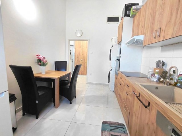 Eladó téglalakás, Komáromban 33.5 M Ft, 1 szobás