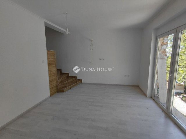 Eladó sorház, Gödöllőn, Hegy utcában 105.9 M Ft, 3 szobás