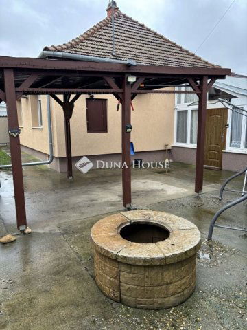 Eladó ikerház, Szigethalmon 67.5 M Ft, 3 szobás