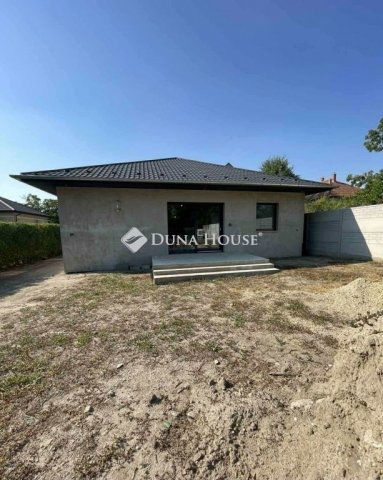 Eladó ikerház, Dunavarsányban 119.9 M Ft, 4 szobás