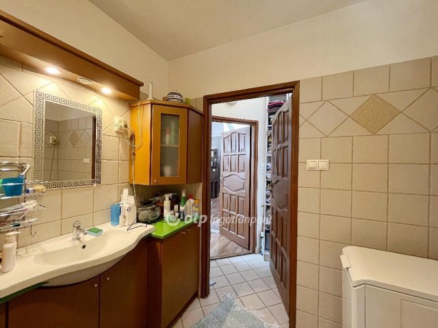 Eladó családi ház, Budapesten, XV. kerületben 120 M Ft, 3 szobás