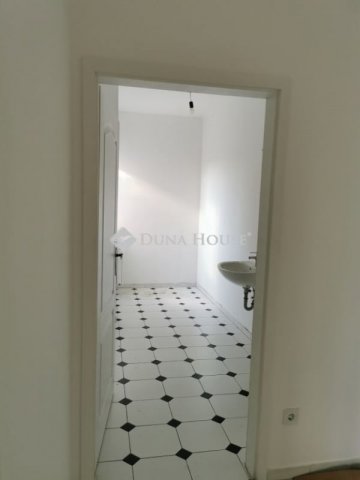 Eladó téglalakás, Budakeszin 130 M Ft, 4 szobás