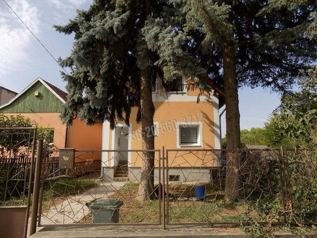 Eladó családi ház, Pápán, Rizling utcában 37.8 M Ft, 2 szobás