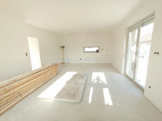 Eladó családi ház, Gombán 99 M Ft, 5 szobás