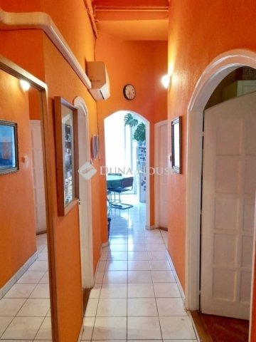 Eladó téglalakás, Budapesten, V. kerületben 110 M Ft, 2 szobás