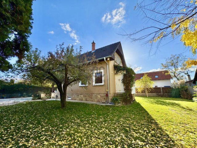 Eladó családi ház, Szigetszentmiklóson 99.9 M Ft, 3 szobás