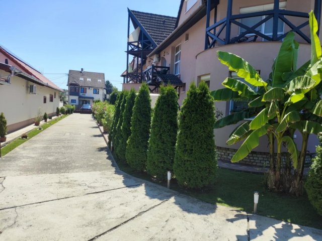 Eladó üzlethelyiség, Harkányban 169 M Ft, 19 szobás