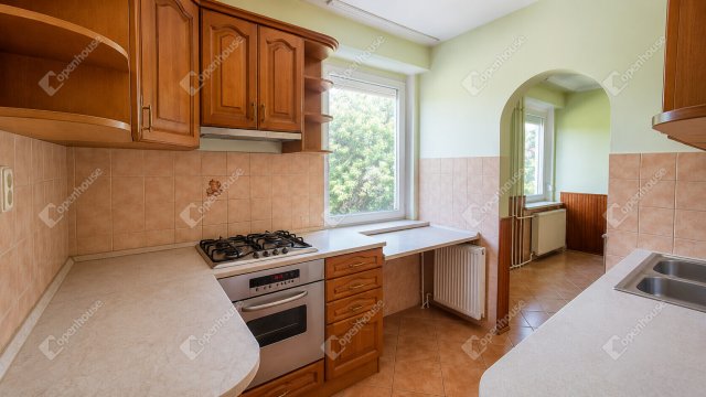 Eladó családi ház, Győrújbaráton 84.9 M Ft, 4 szobás