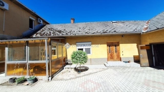 Eladó családi ház, Dabason 74.9 M Ft, 6 szobás