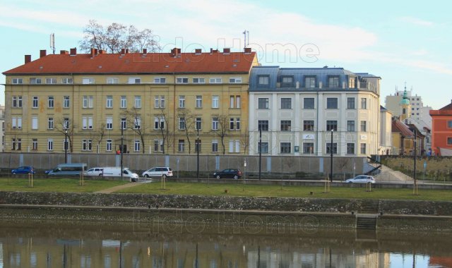 Eladó téglalakás, Győrött 75 M Ft, 3 szobás