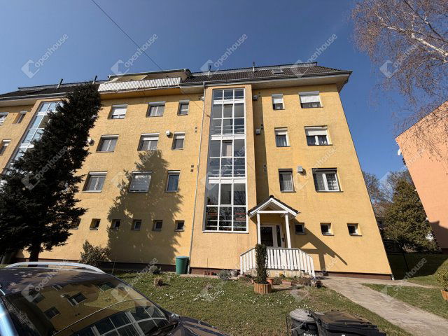 Eladó téglalakás, Hévízen 52.9 M Ft, 3 szobás