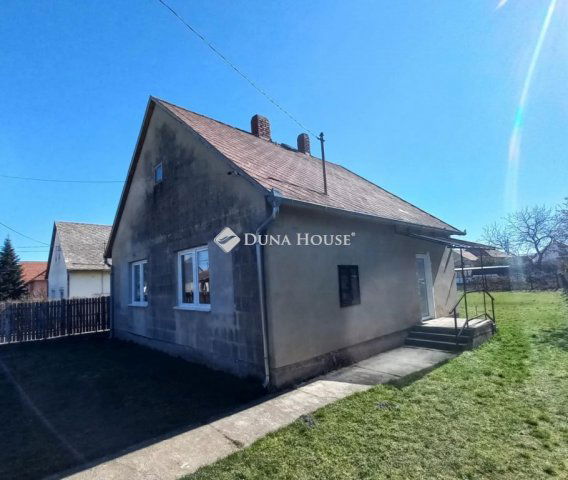Eladó családi ház, Faddon 19.9 M Ft, 2 szobás