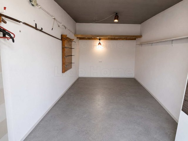 Eladó garázs, Kaposváron 7 M Ft, 1 szobás / költözzbe.hu