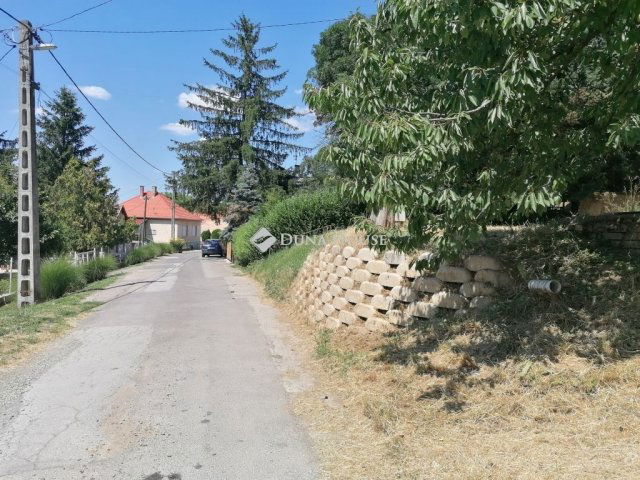 Eladó családi ház, Kökényen 21.5 M Ft, 2 szobás