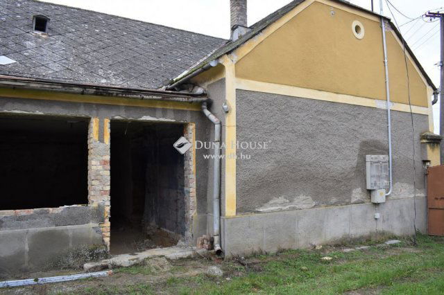 Eladó családi ház, Hosszúperesztegen 11 M Ft, 3 szobás