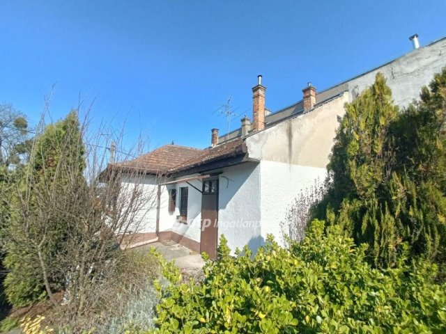 Eladó családi ház, Budapesten, IV. kerületben 74.9 M Ft