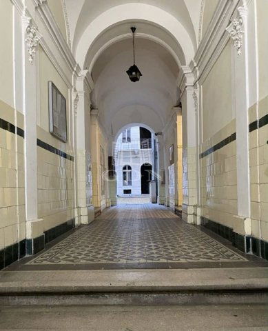 Eladó téglalakás, Budapesten, V. kerületben 53 M Ft, 1 szobás