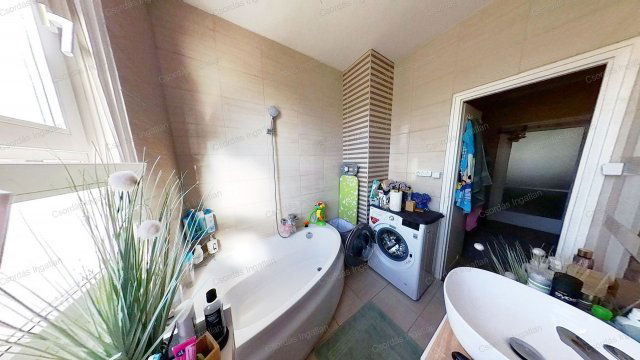 Eladó téglalakás, Ajkán, Móricz Zsigmond utcában 42 M Ft