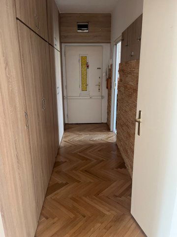 Kiadó panellakás, albérlet, Pécsett 140 E Ft / hó, 2 szobás