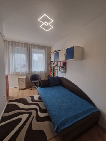 Eladó téglalakás, Szentgotthárdon 58.9 M Ft, 1+3 szobás