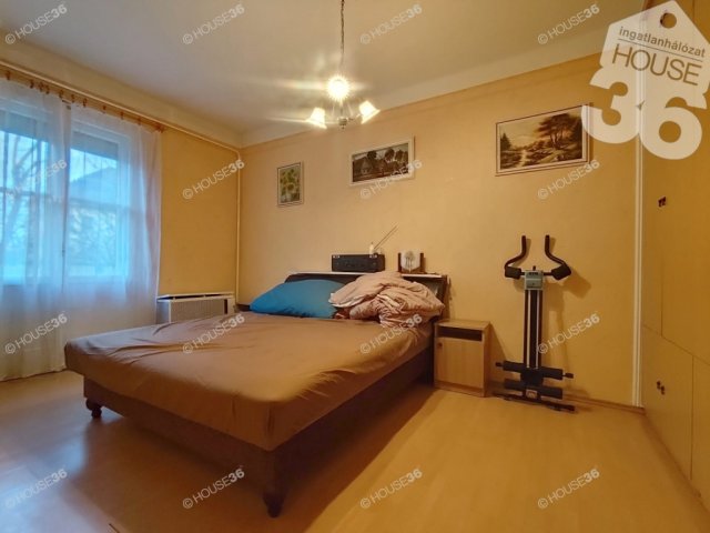 Eladó téglalakás, Kecskeméten 60 M Ft, 2 szobás