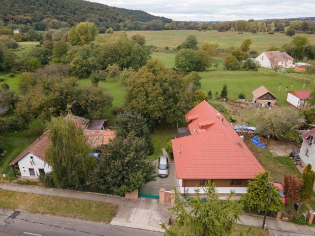 Eladó családi ház, Honton 66 M Ft, 5+1 szobás