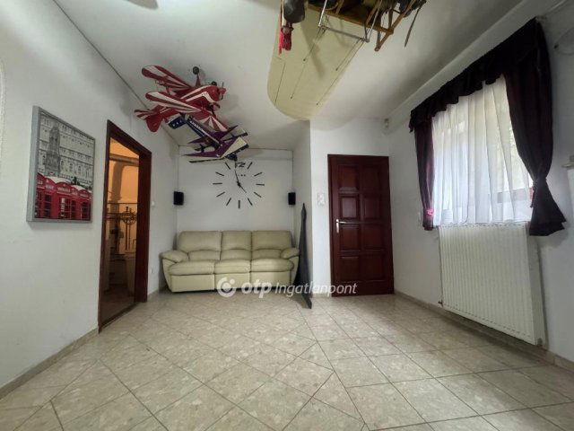 Eladó családi ház, Érden 149.999 M Ft, 5 szobás