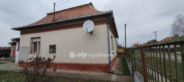 Eladó családi ház, Tószegen 25 M Ft, 2+1 szobás