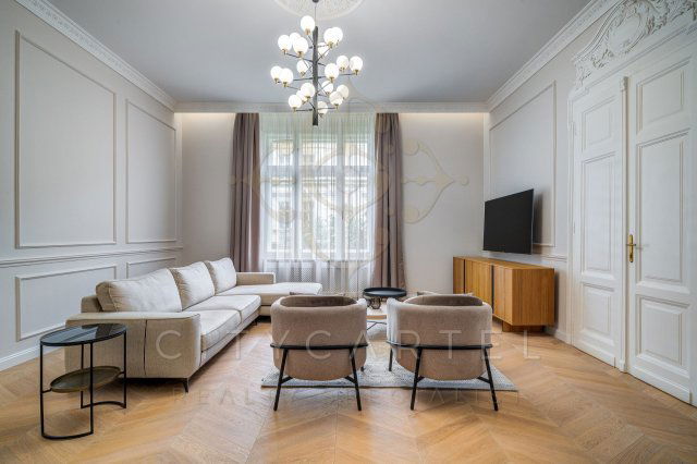 Kiadó téglalakás, albérlet, Budapesten, V. kerületben, 3 szobás