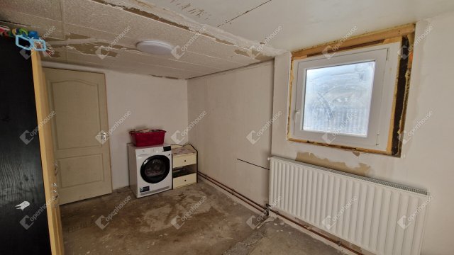 Eladó családi ház, Banán 38 M Ft, 4 szobás