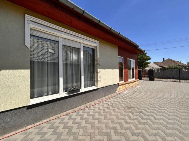 Eladó családi ház, Abonyban 89.9 M Ft, 3 szobás
