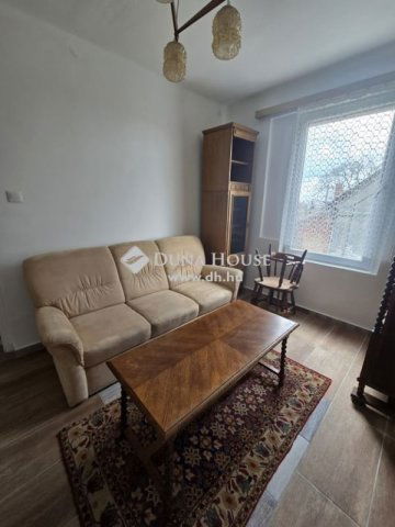 Eladó családi ház, Pécsett 18.5 M Ft, 2+2 szobás