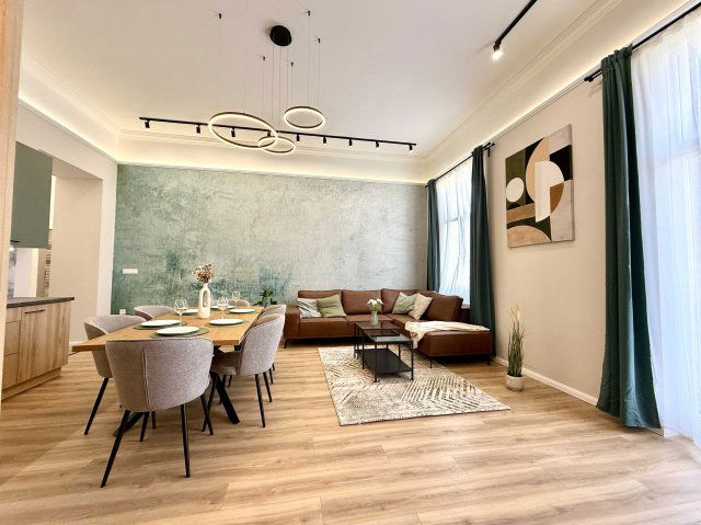 Eladó téglalakás, Budapesten, VII. kerületben, Rákóczi úton