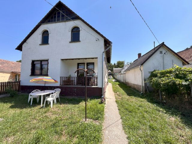 Eladó családi ház, Eszteregnyén 25.9 M Ft, 4 szobás