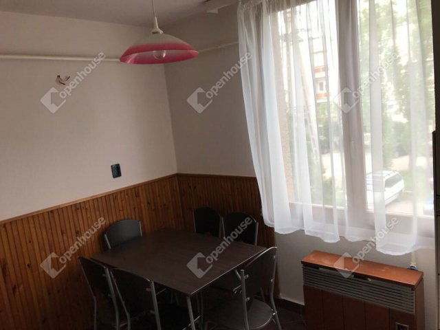 Eladó téglalakás, Szarvason 26.5 M Ft, 2 szobás