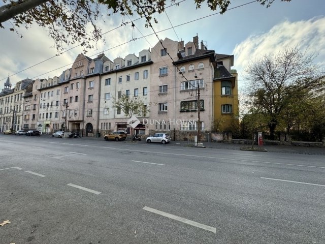 Eladó téglalakás, Budapesten, XIII. kerületben 75 M Ft, 2 szobás