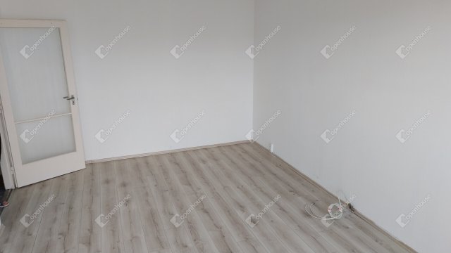 Eladó panellakás, Szombathelyen 37 M Ft, 2 szobás